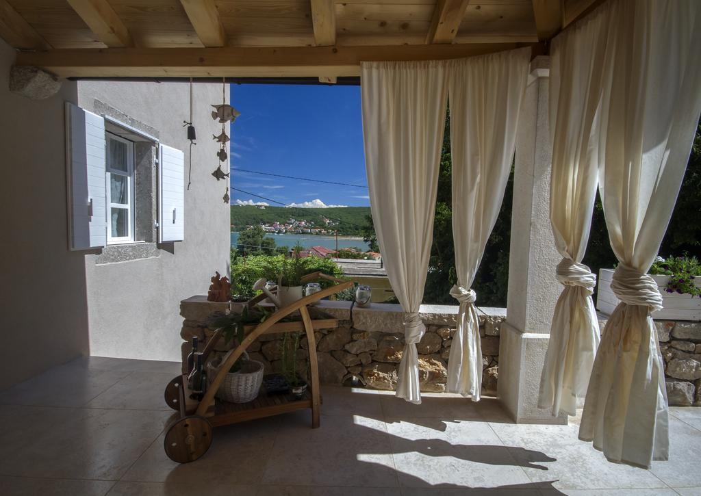 White Cottage Heritage House Čižići Εξωτερικό φωτογραφία