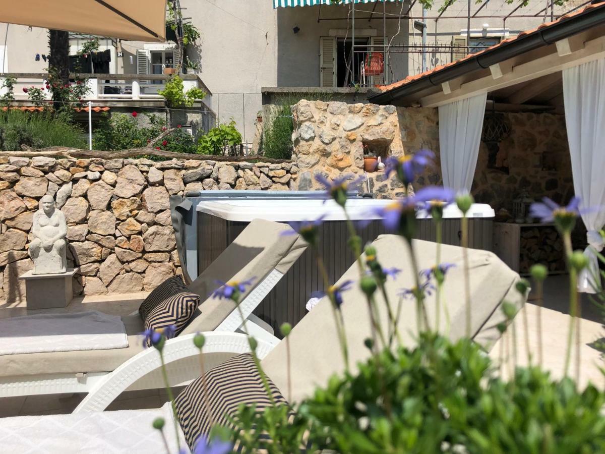 White Cottage Heritage House Čižići Εξωτερικό φωτογραφία