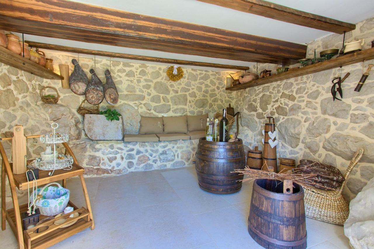 White Cottage Heritage House Čižići Εξωτερικό φωτογραφία