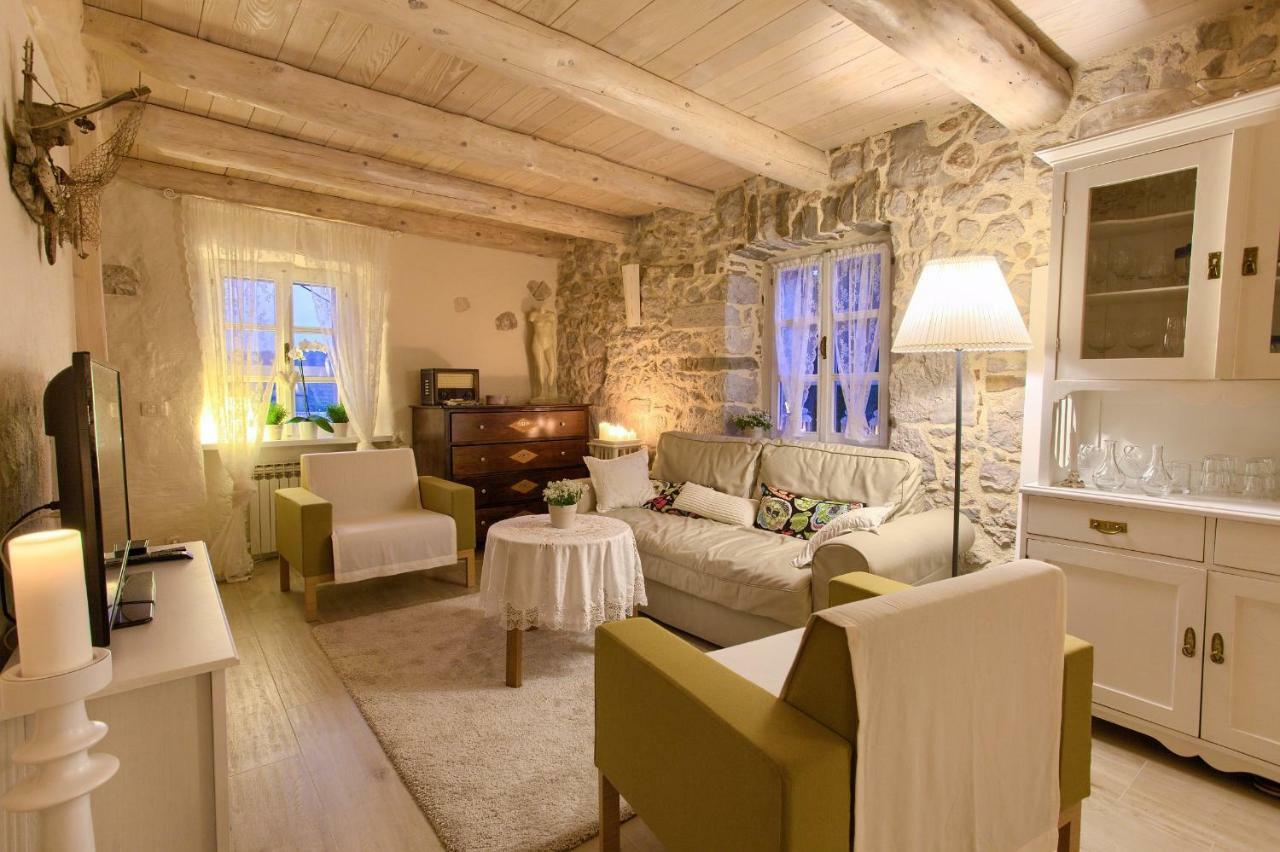White Cottage Heritage House Čižići Εξωτερικό φωτογραφία