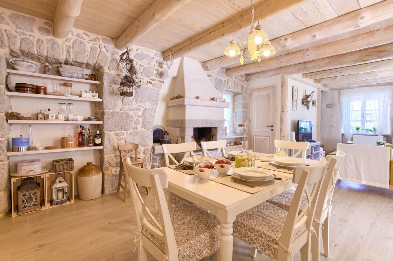 White Cottage Heritage House Čižići Εξωτερικό φωτογραφία