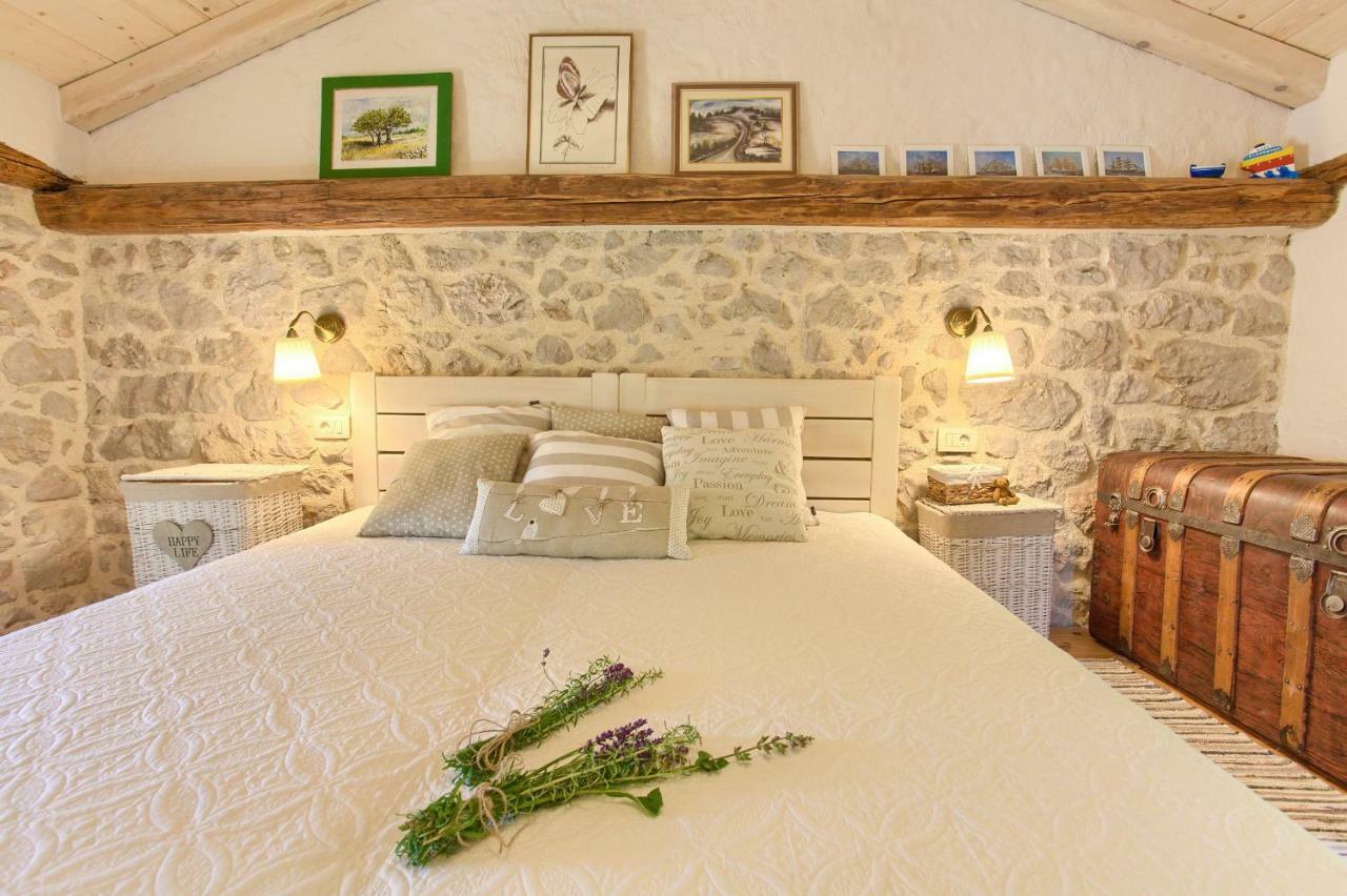 White Cottage Heritage House Čižići Εξωτερικό φωτογραφία