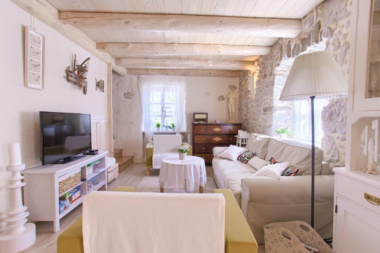 White Cottage Heritage House Čižići Εξωτερικό φωτογραφία