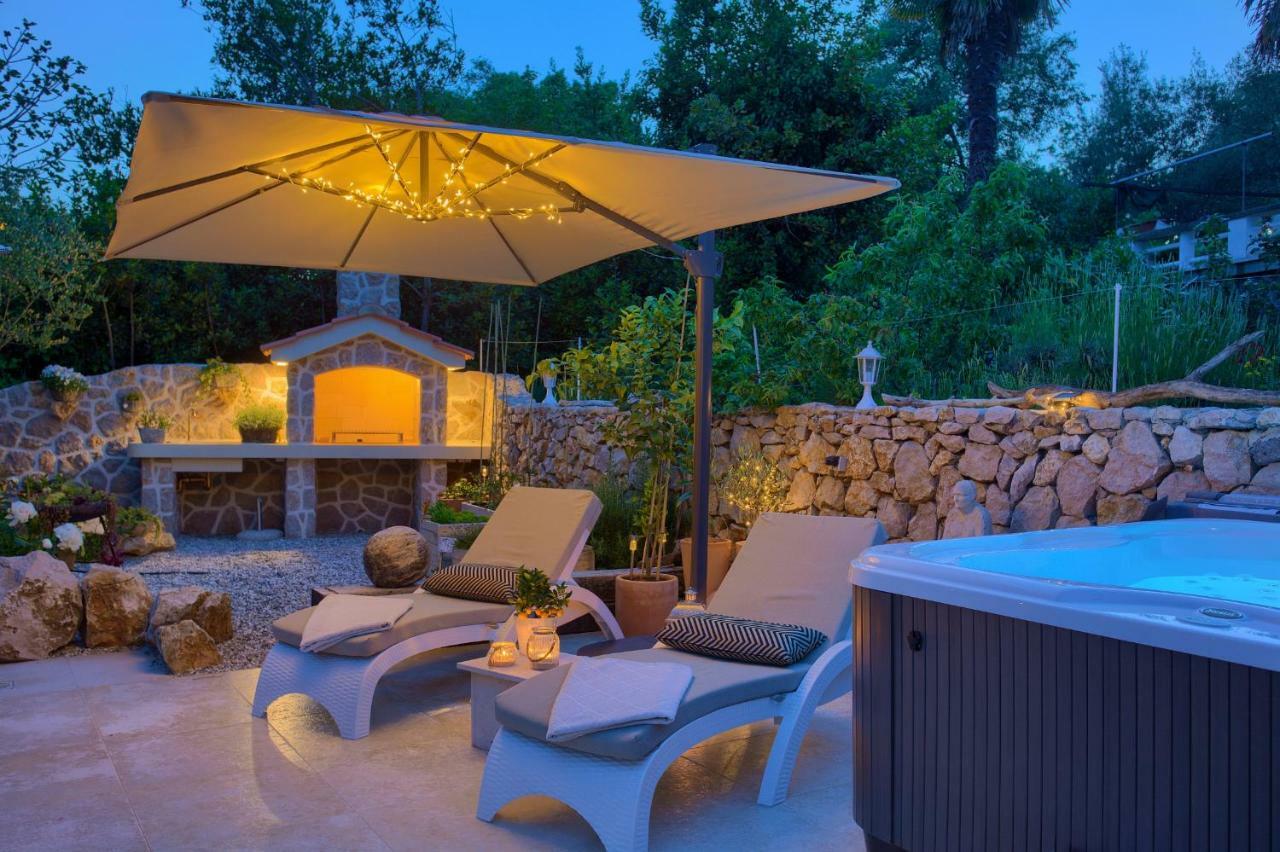 White Cottage Heritage House Čižići Εξωτερικό φωτογραφία
