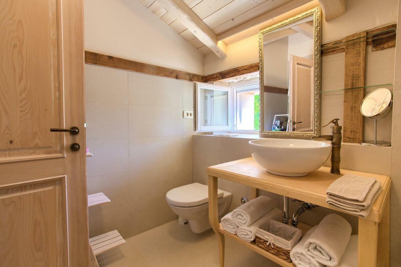 White Cottage Heritage House Čižići Εξωτερικό φωτογραφία