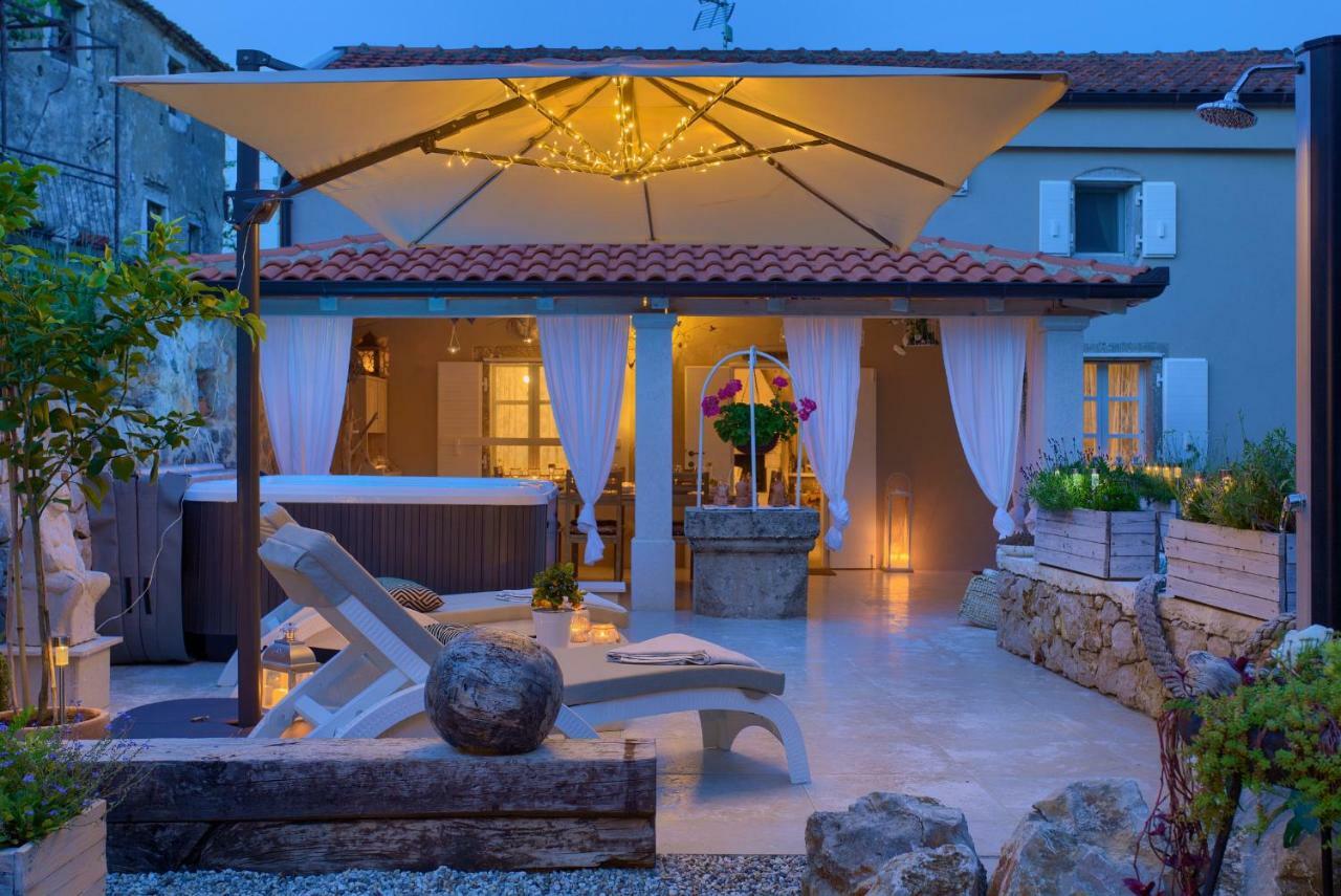 White Cottage Heritage House Čižići Εξωτερικό φωτογραφία