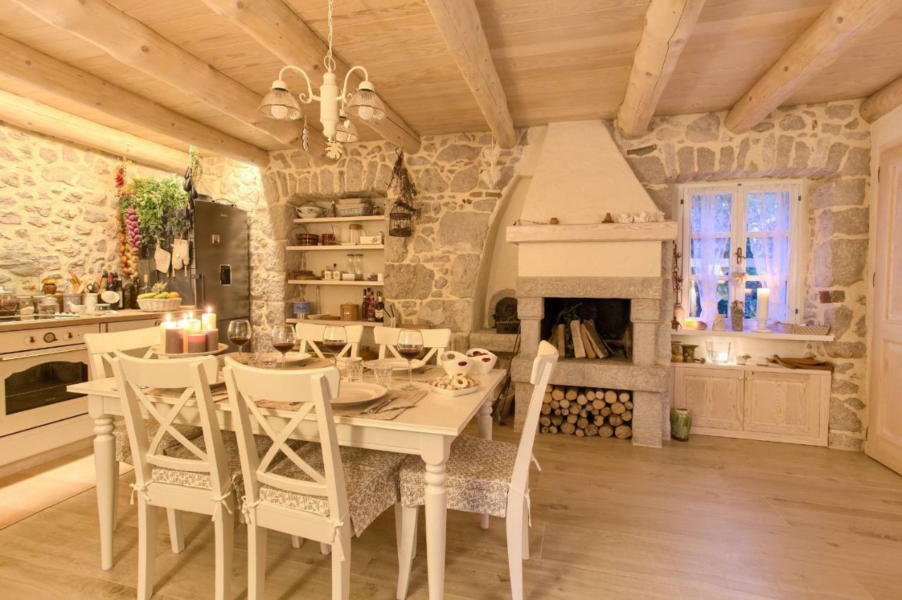 White Cottage Heritage House Čižići Εξωτερικό φωτογραφία