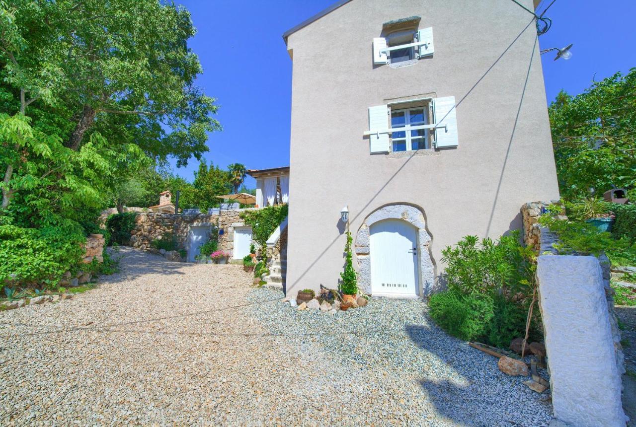 White Cottage Heritage House Čižići Εξωτερικό φωτογραφία
